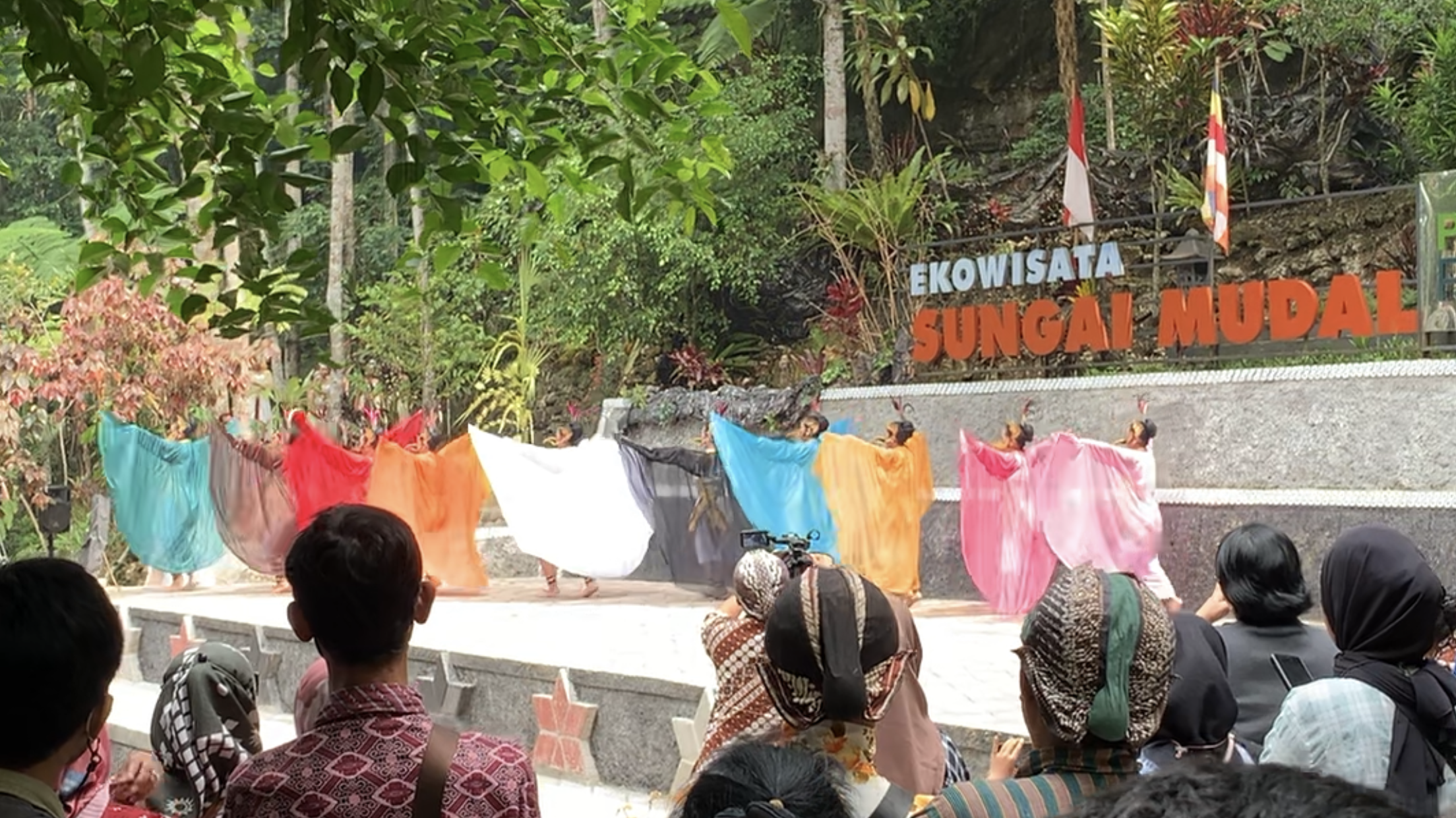 Pentas Sendratari Tribuana Manggala Bhakti, Wujud Fasilitasi Pemerintah bersama Warga dalam Menjaga Kelestarian Alam