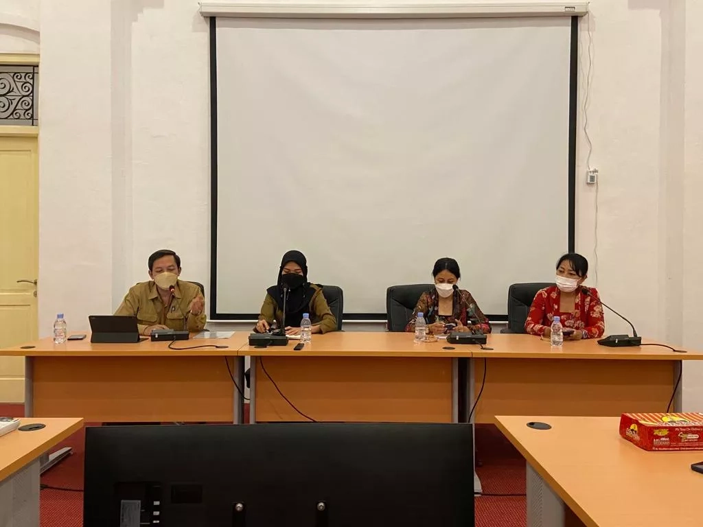 Rapat Audiensi Bersama Perempuan Berkebaya