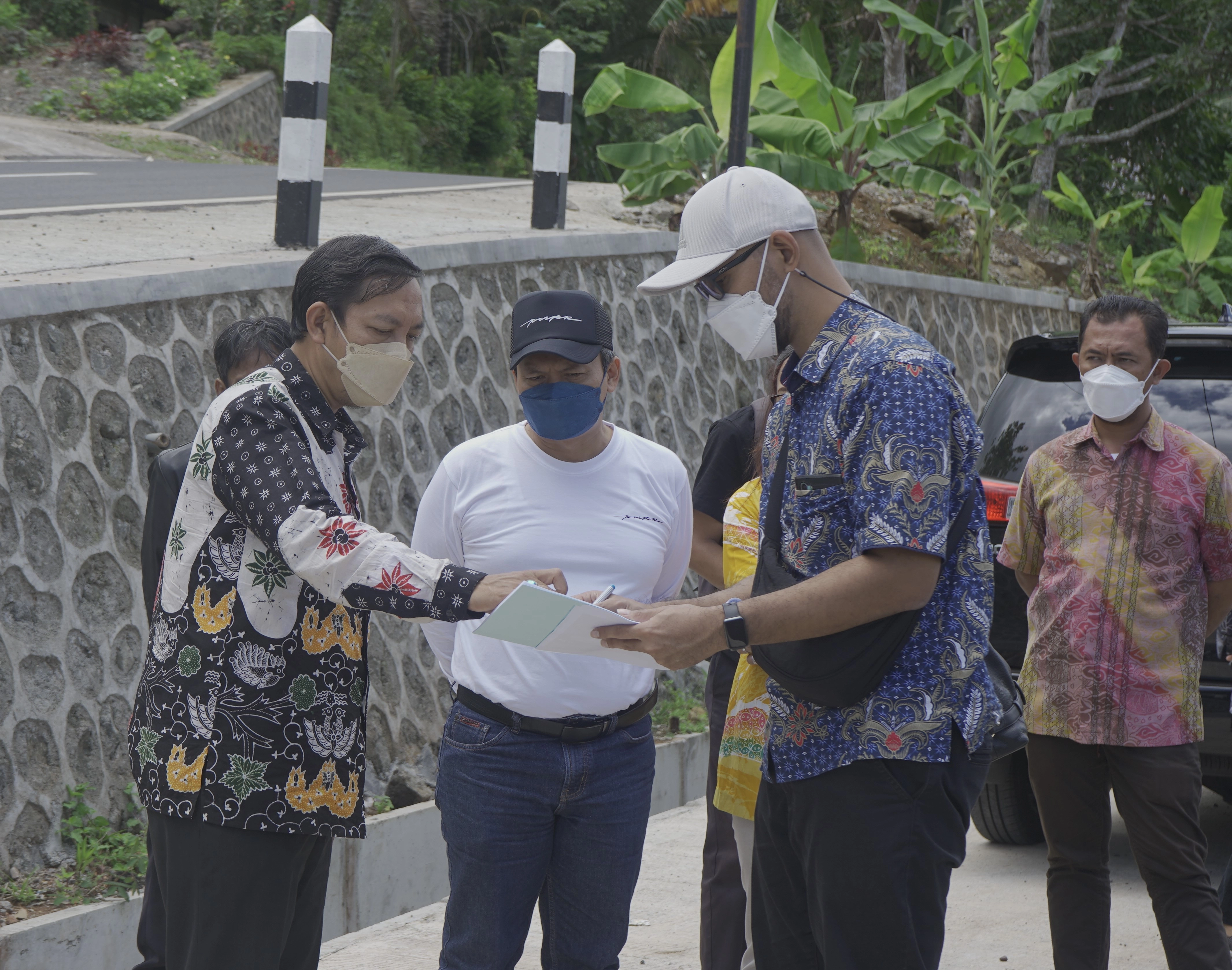 Paniradya Kaistimewan dan Dinas Pekerjaan Umum, Perumahan dan Energi Sumber Daya Mineral DIY  Melakukan Monev Konstruksi Jalan Tawang-Ngalang